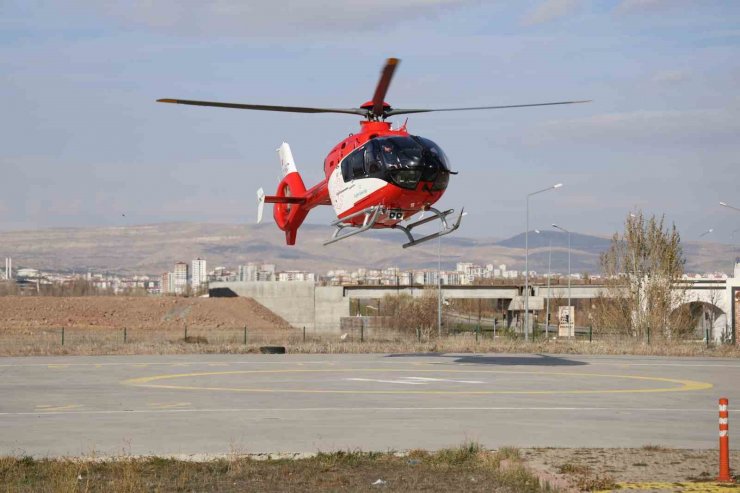 Solunum sıkıntısı çeken bebek ambulans helikopterle Kayseri’ye nakledildi