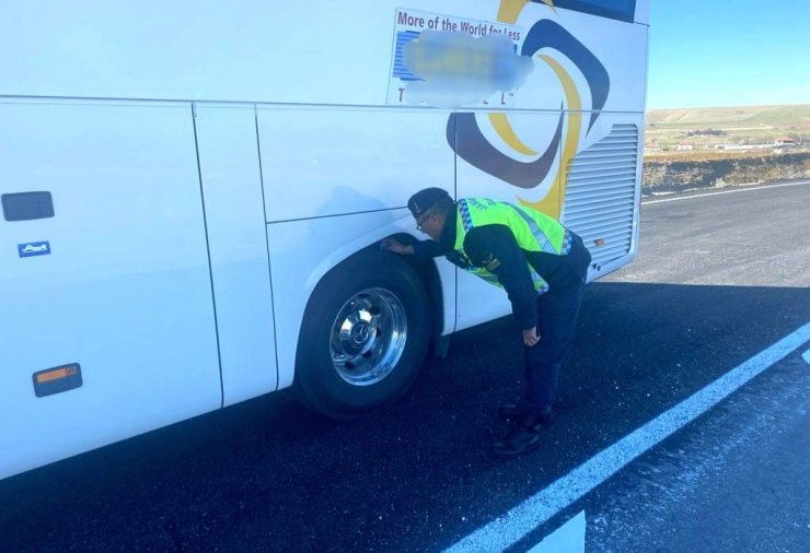 Aksaray’da jandarma ekipleri kış lastiği denetiminde