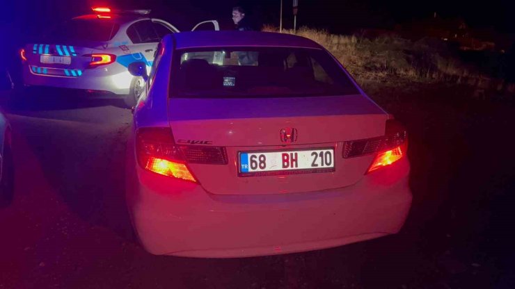 Uyuşturucudan girdikleri cezaevinden izinli çıkıp uyuşturucuyla polisten kaçtılar