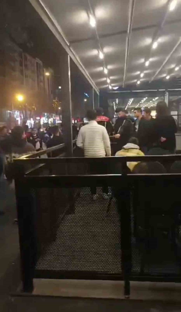 Niğde’de Starbucks protestosunda tartışma: 1 gözaltı