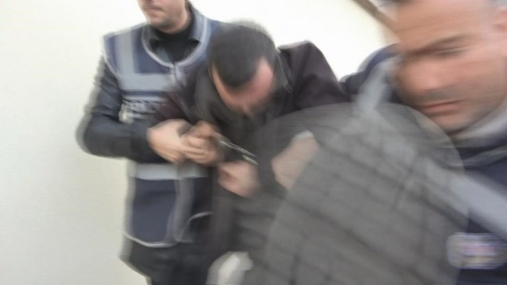 Kayseri’de 7 aracın lastiğini patlatıp "sanki adam öldürdük" diyen şüpheli tutuklandı