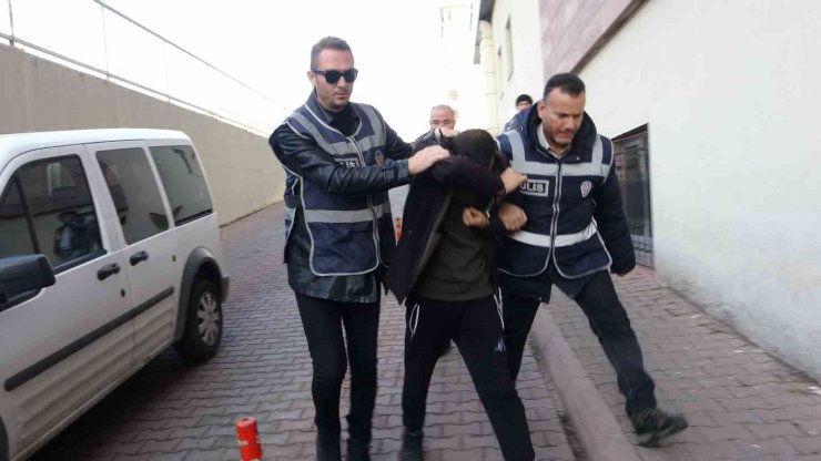 Kayseri’de 7 aracın lastiğini patlatıp "sanki adam öldürdük" diyen şüpheli tutuklandı