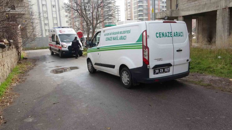 13 yaşındaki çocuk, okul arkadaşını inşaatın çatısında bıçaklayarak öldürdü