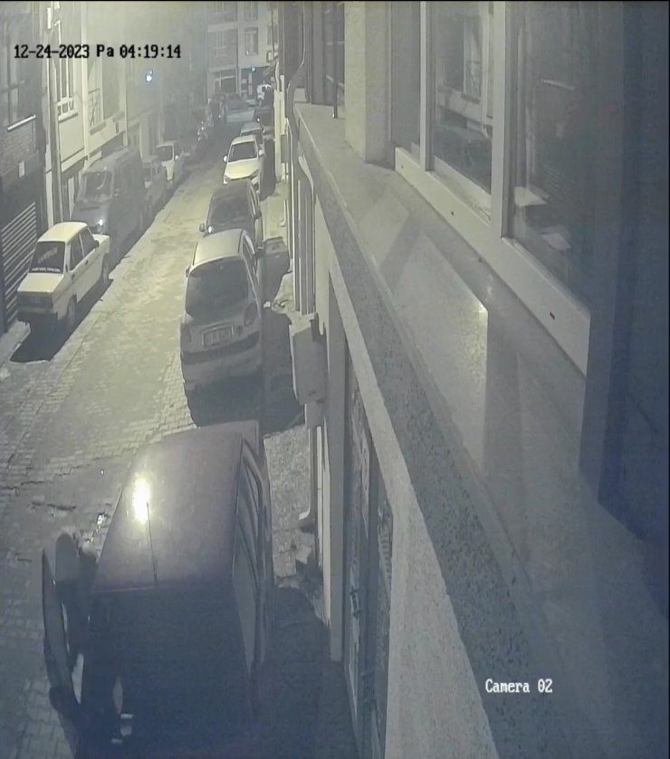 Oto faresi güvenlik kameralarına yakalandı