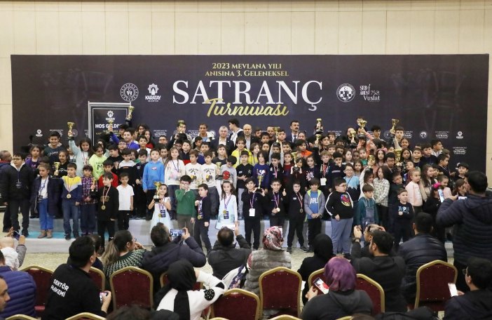 satranc-turnuvasi-sona-erdi-1-001.jpg