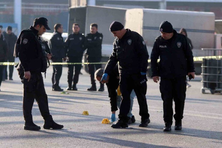 Hal kompleksindeki kanlı karşılaşmada ağır yaralanan şahıs hayatını kaybetti