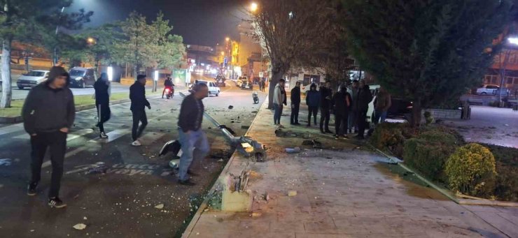 Niğde’de kaza yapan sürücü aracı bırakıp kaçtı